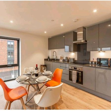 Spacious Balcony View Apt Near Nec Bhx Free Parking Sleeps 4 Hockley Heath Eksteriør billede