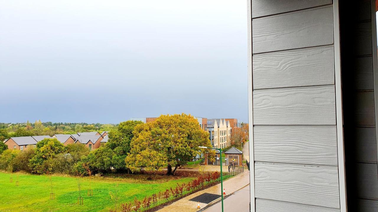 Spacious Balcony View Apt Near Nec Bhx Free Parking Sleeps 4 Hockley Heath Eksteriør billede