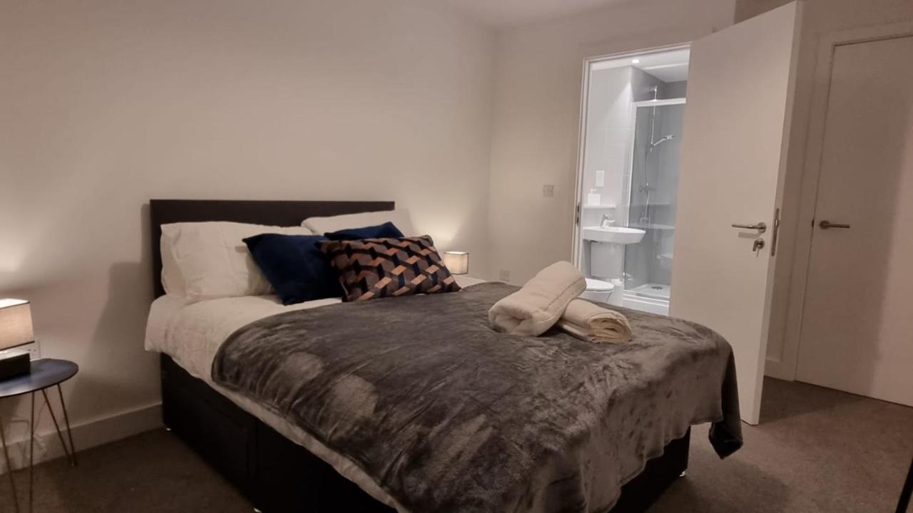 Spacious Balcony View Apt Near Nec Bhx Free Parking Sleeps 4 Hockley Heath Eksteriør billede
