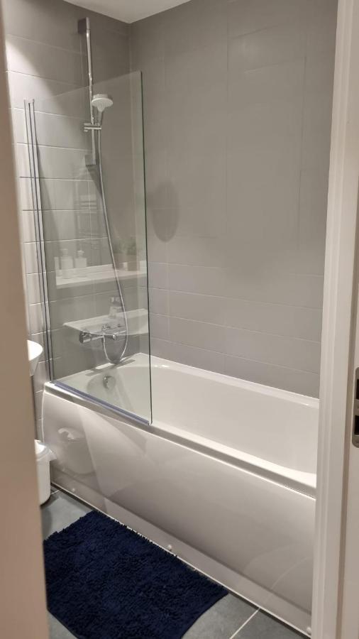 Spacious Balcony View Apt Near Nec Bhx Free Parking Sleeps 4 Hockley Heath Eksteriør billede
